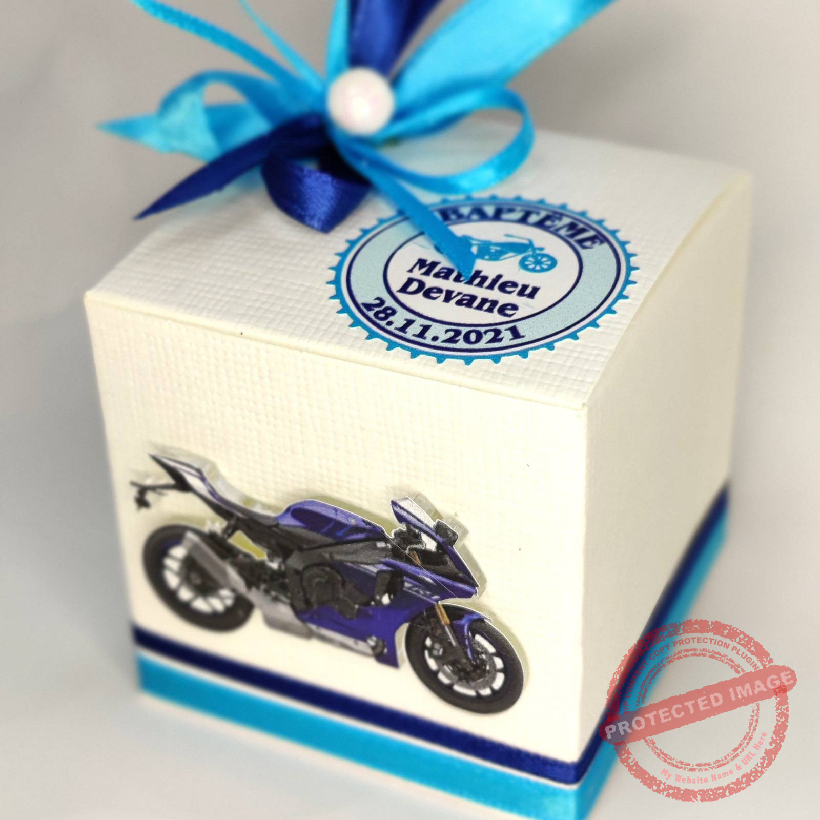 Voitures, Motos & Engins