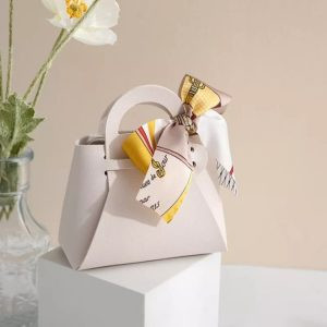 Sac à main avec écharpe 16 Sac à main avec écharpe F6465